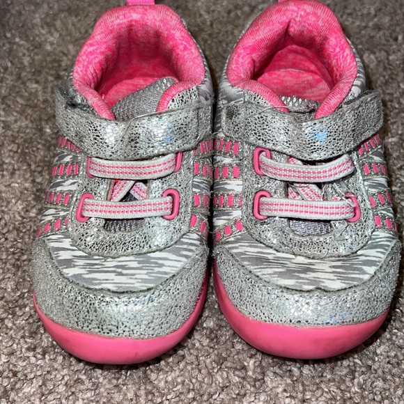 Lot of size 4T sandals - Picture 6 of 6